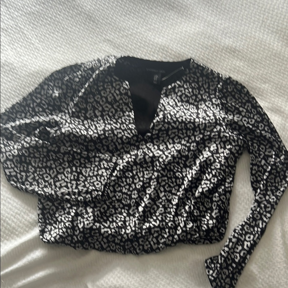 Leopard Black and White Patterned Silky Long Sleeve Blouse Med